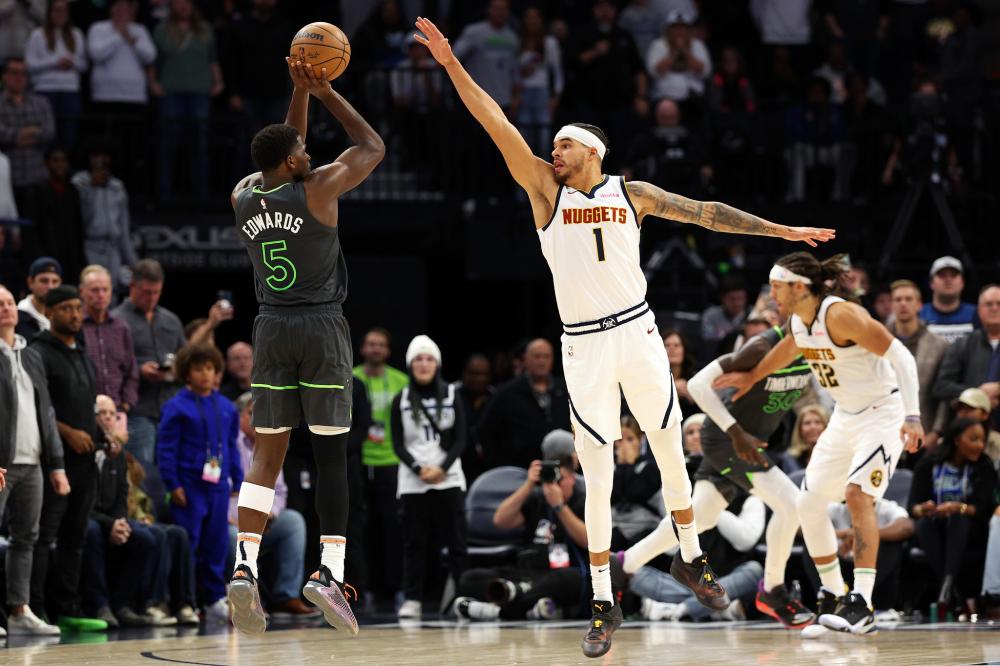 并在底角命 并在底角命